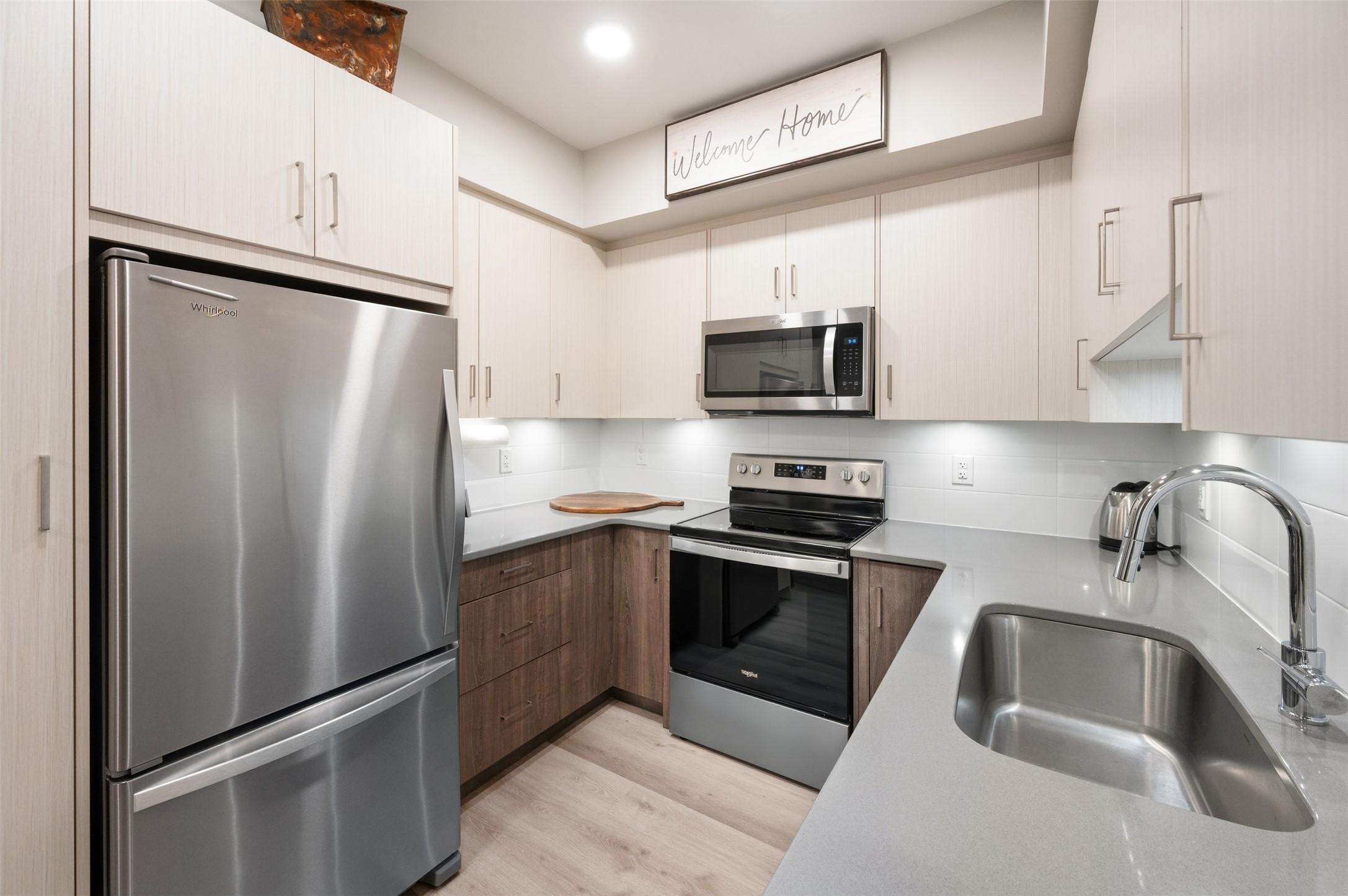 419-2301 Carrington Road, West Kelowna, BC - Indoor Photo Showing Kitchen With Upgraded Kitchen