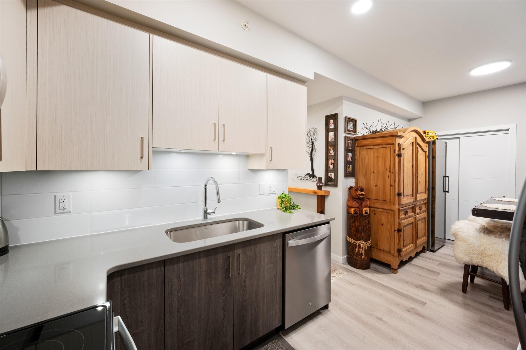 419-2301 Carrington Road, West Kelowna, BC - Indoor Photo Showing Kitchen