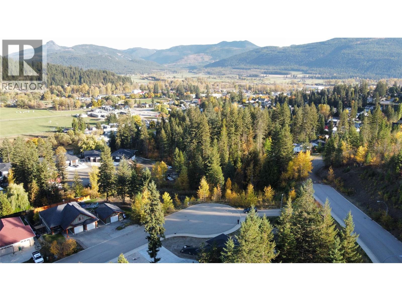 2571 Cedar Ridge Court, Lumby, BC