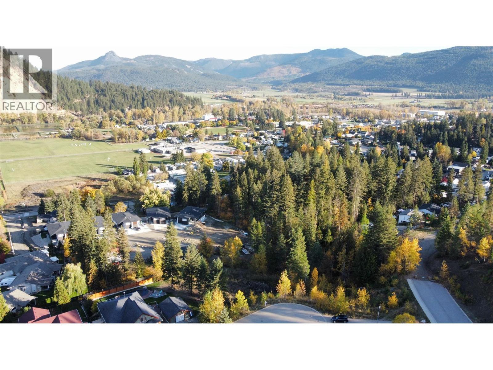 2571 Cedar Ridge Court, Lumby, BC