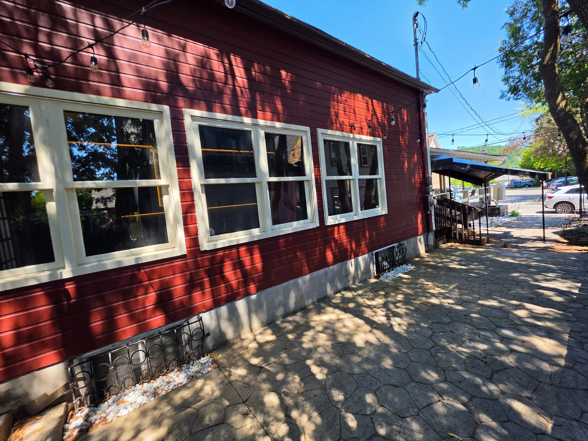 Terrasse - 11 Av. De La Gare, Saint-Sauveur, QC