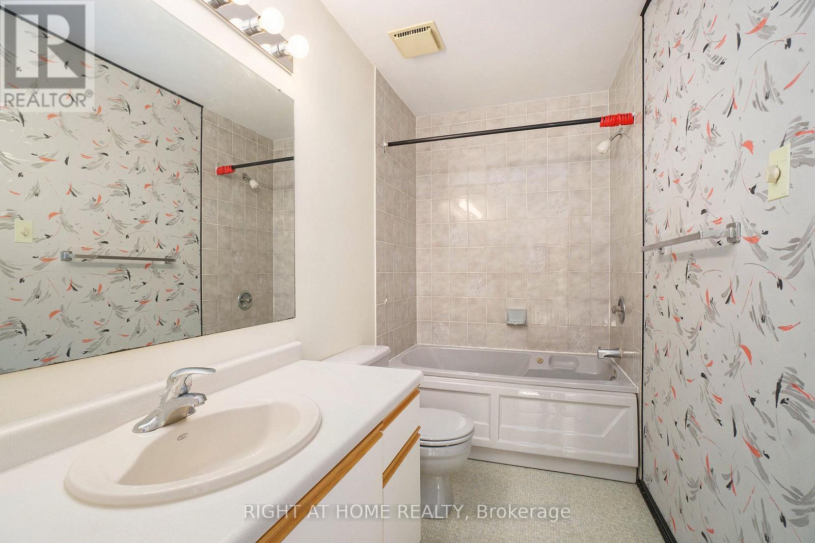 82 Nestow Drive, Ottawa, ON