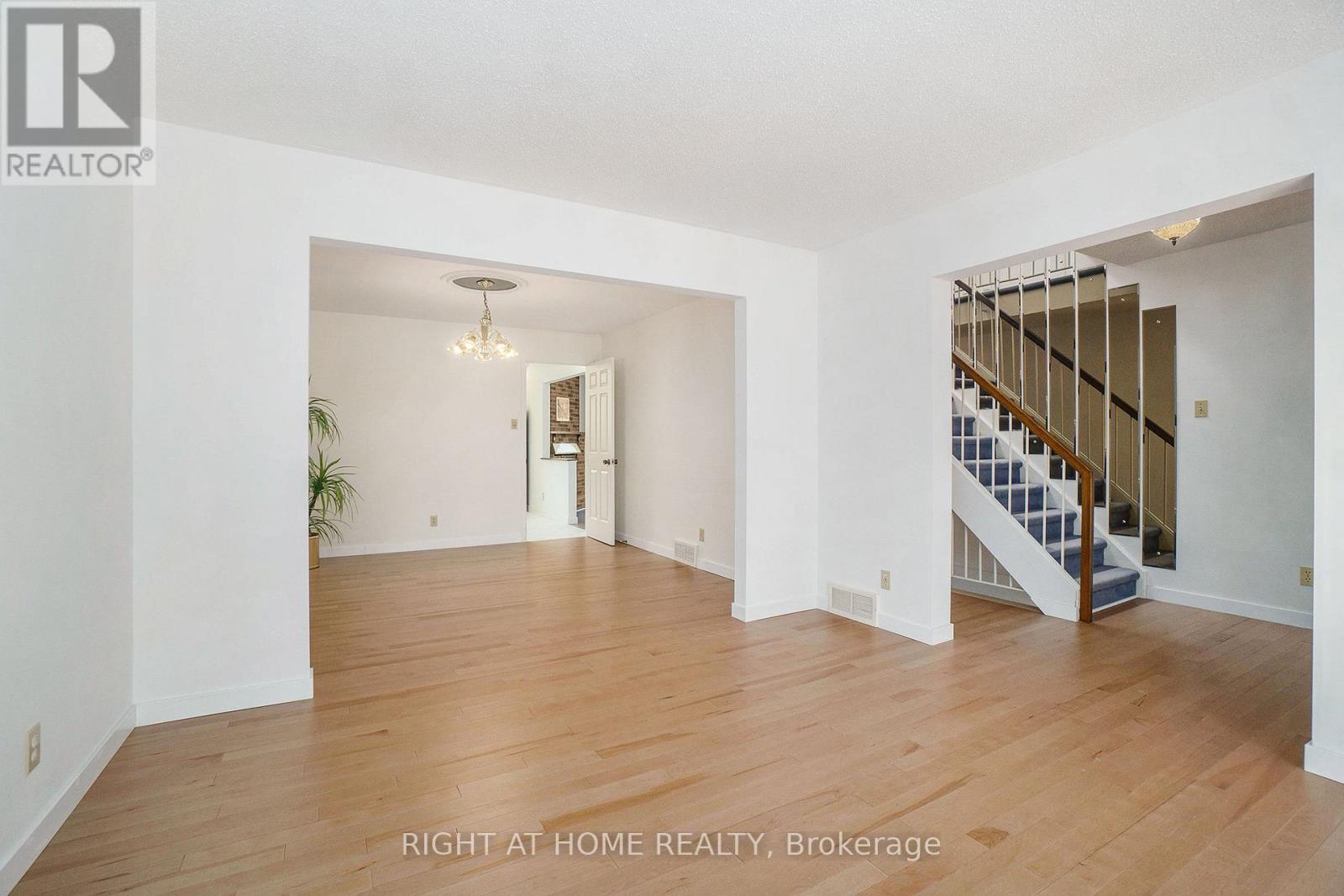 82 Nestow Drive, Ottawa, ON
