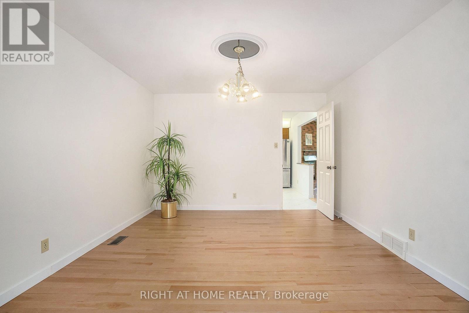 82 Nestow Drive, Ottawa, ON