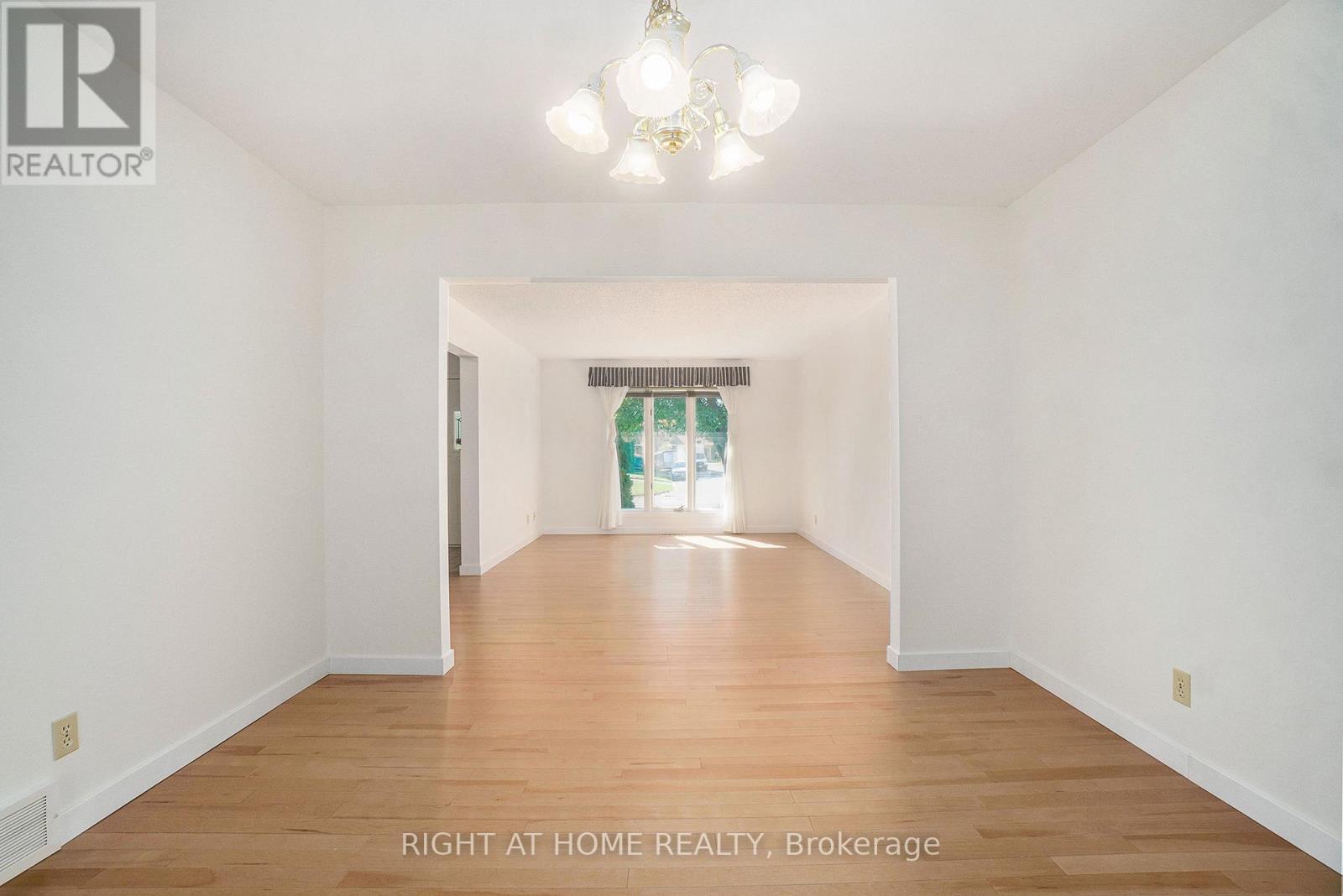 82 Nestow Drive, Ottawa, ON