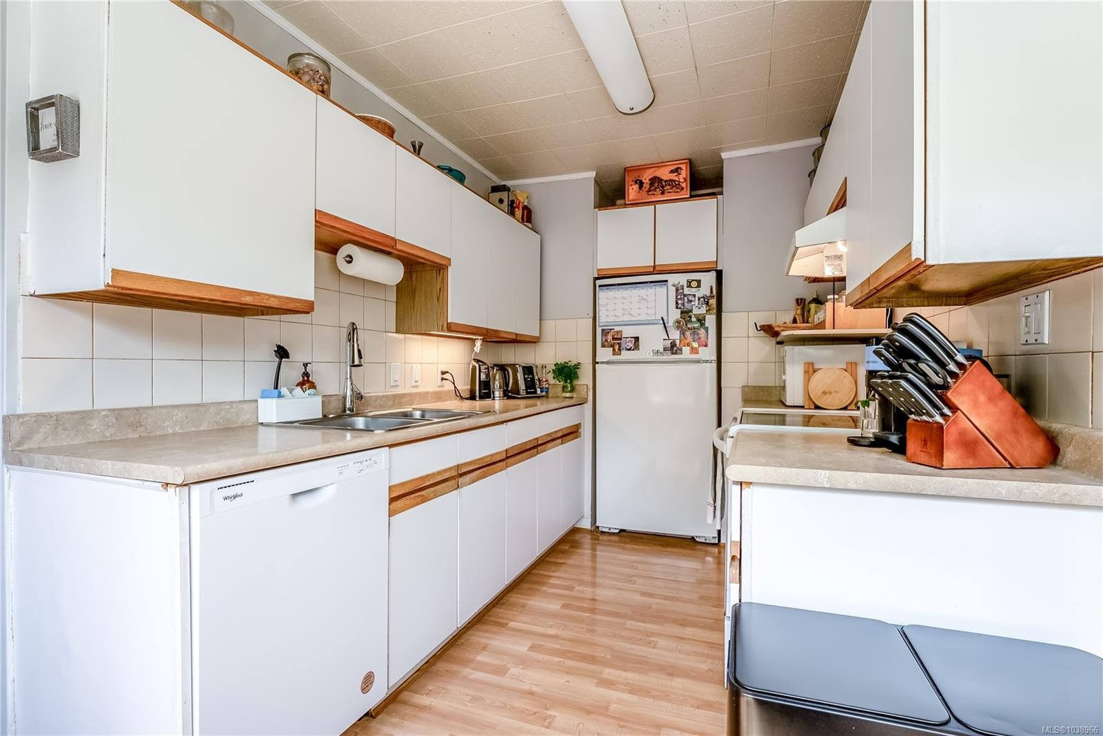 1663 Freeman Ave, Saanich, BC