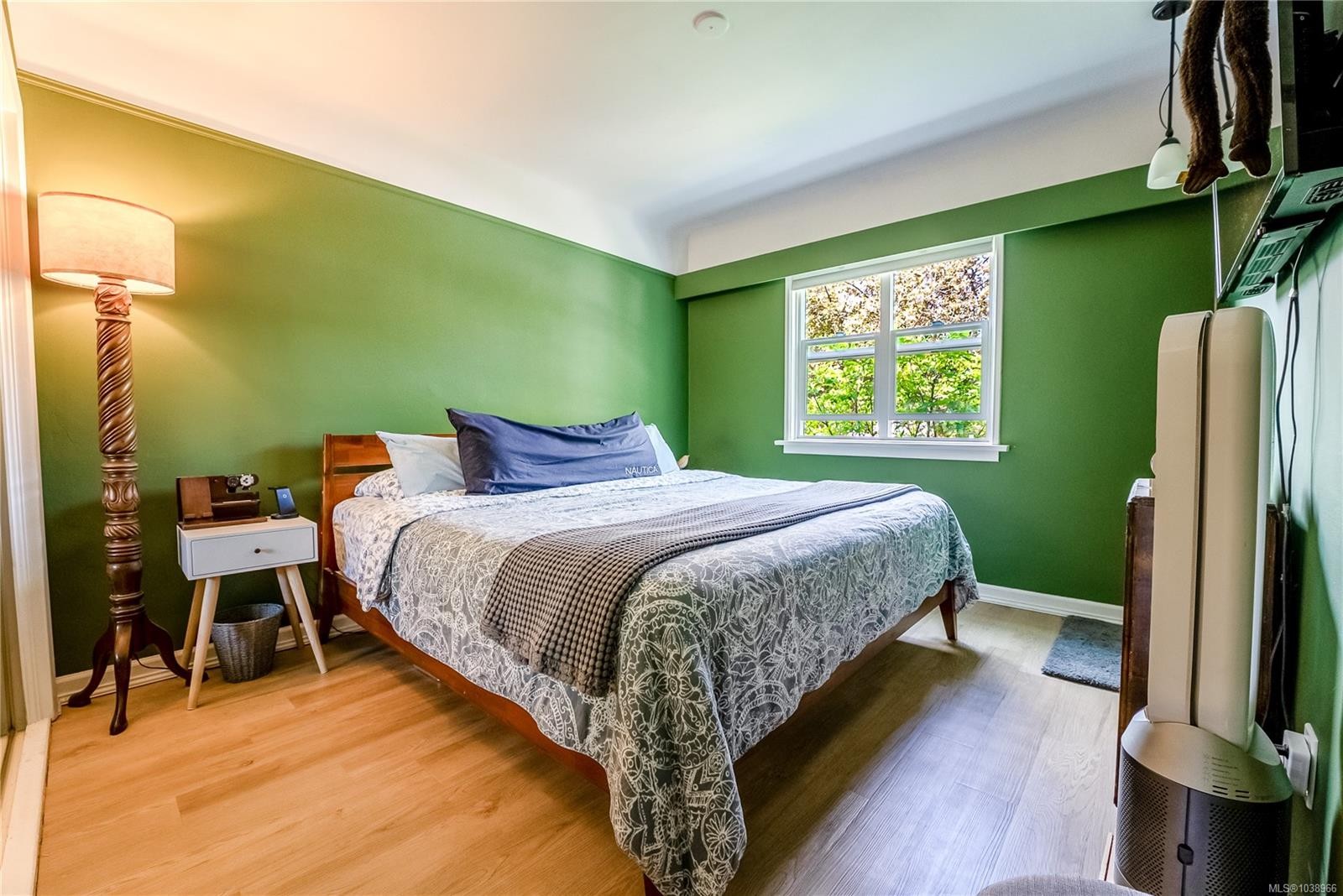 1663 Freeman Ave, Saanich, BC