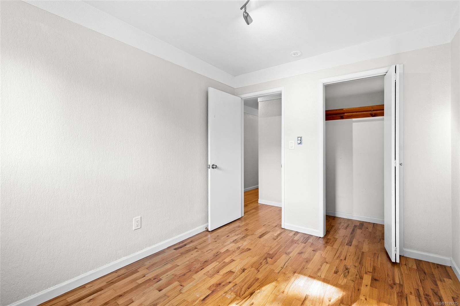 1575 Burton Ave, Victoria, BC