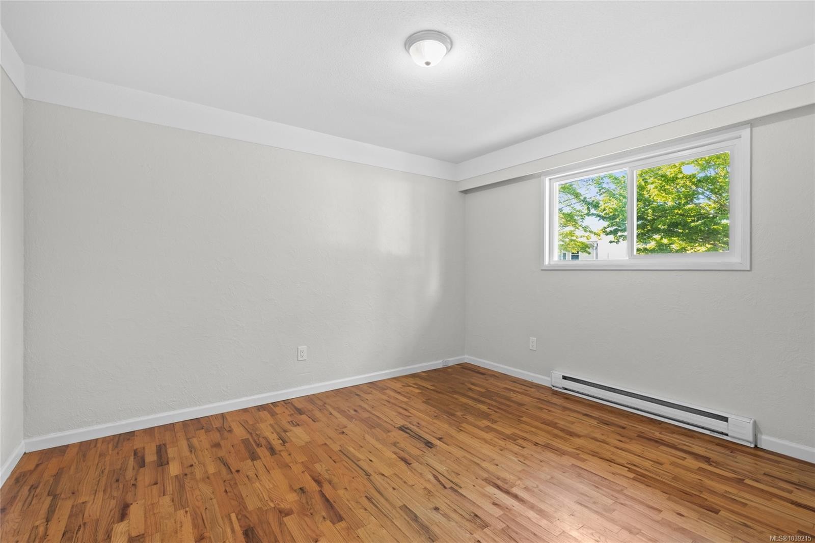 1575 Burton Ave, Victoria, BC