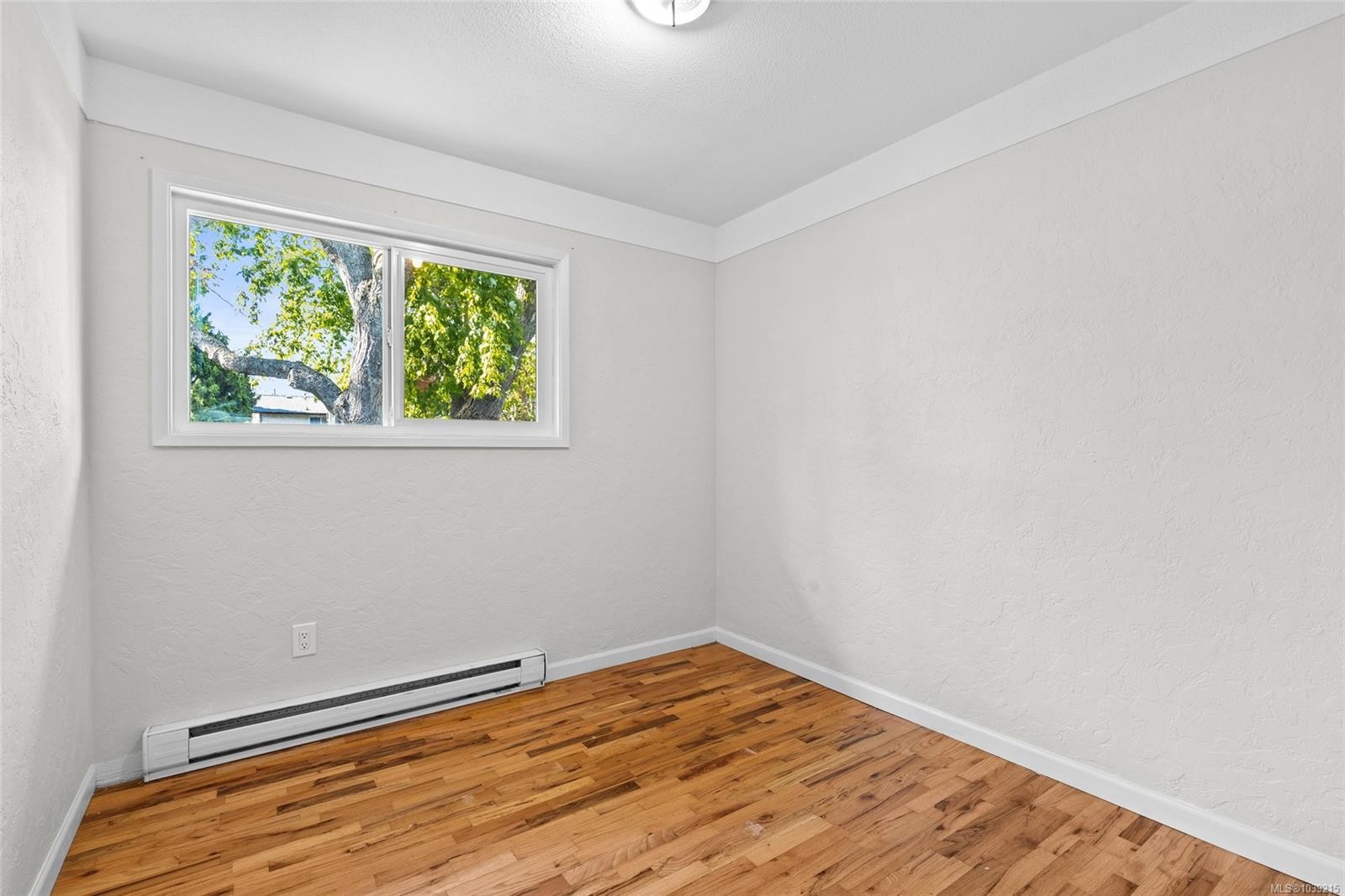 1575 Burton Ave, Victoria, BC