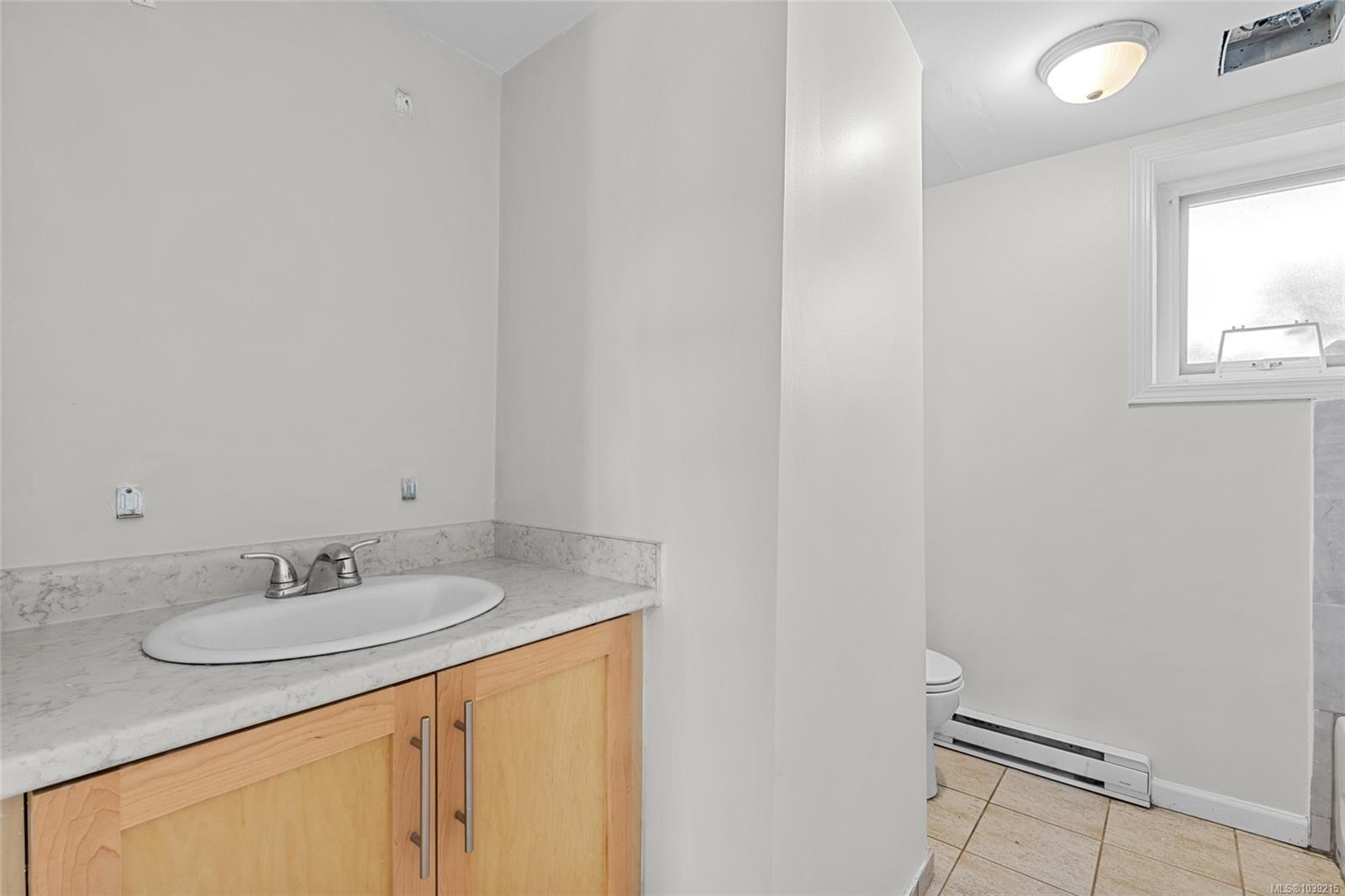 1575 Burton Ave, Victoria, BC