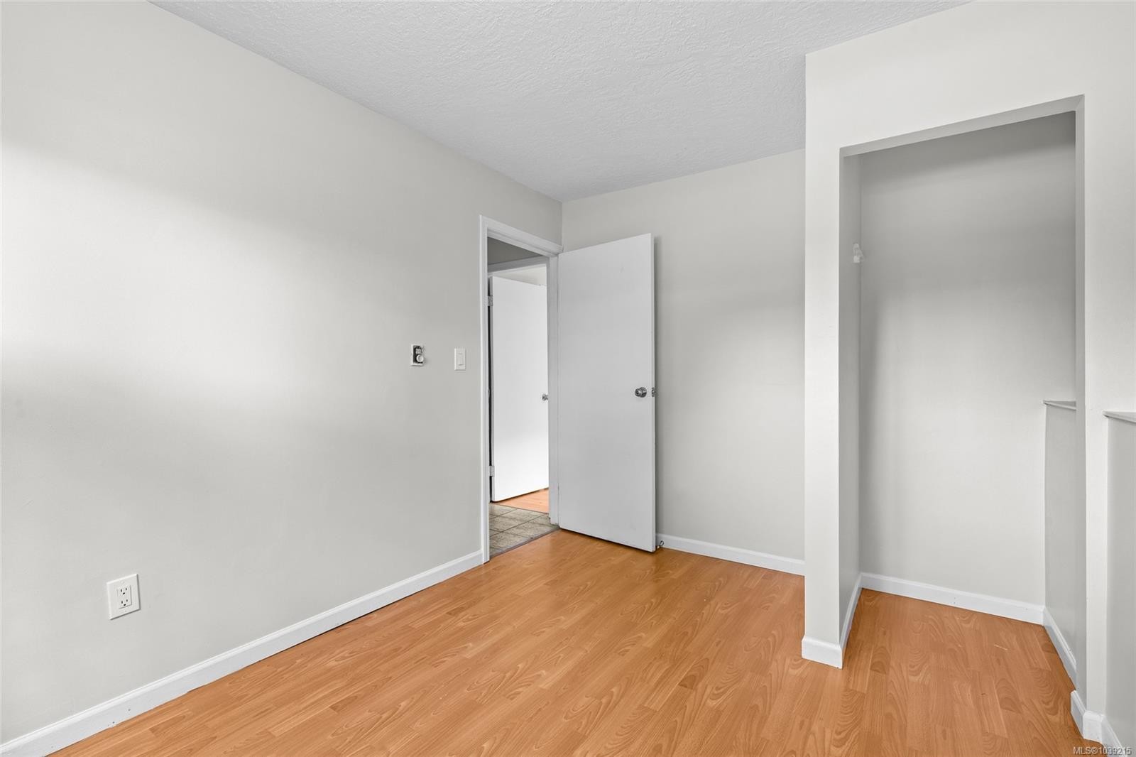 1575 Burton Ave, Victoria, BC