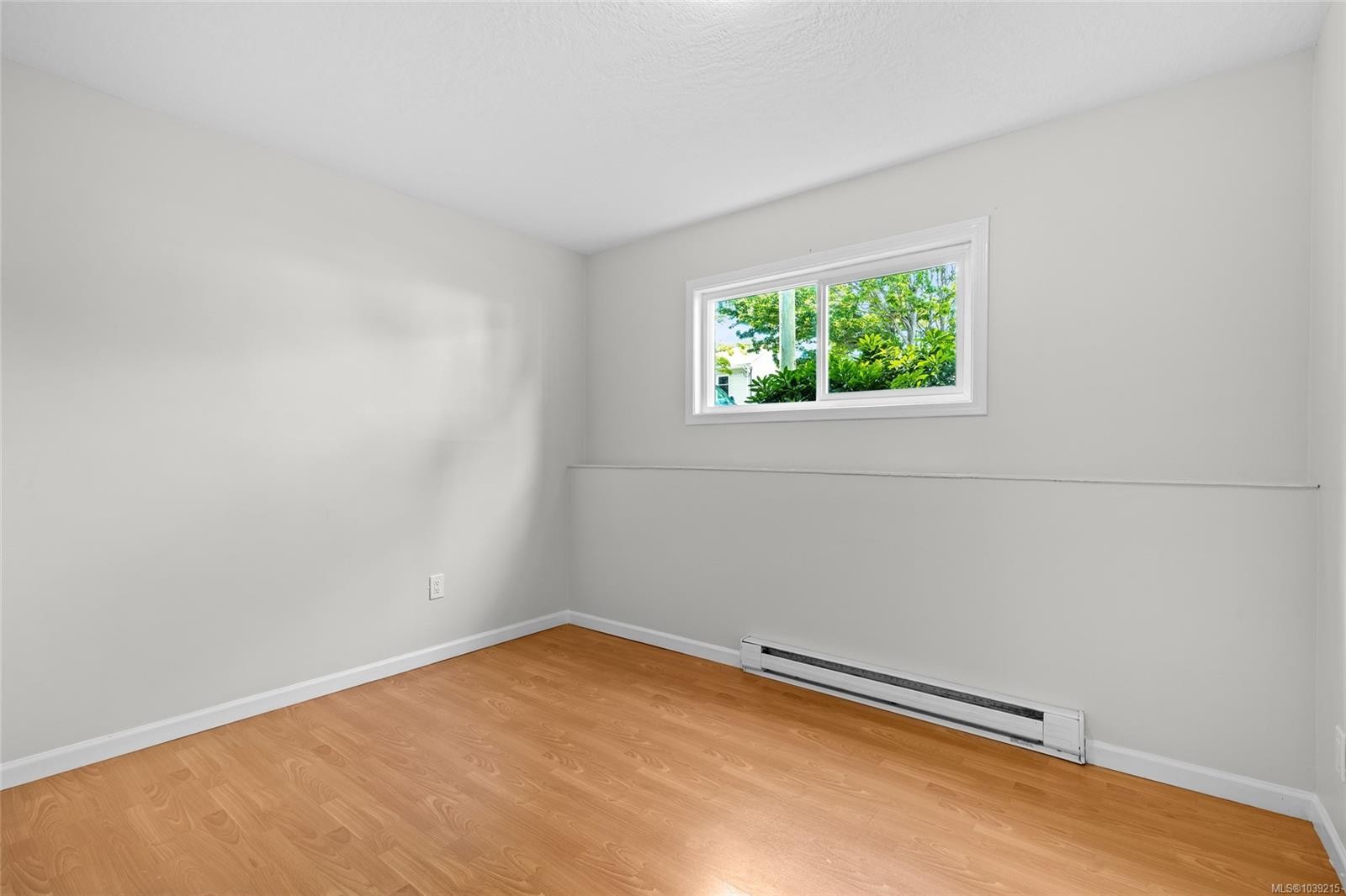 1575 Burton Ave, Victoria, BC