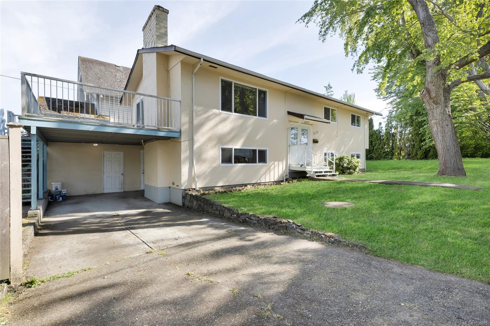 1575 Burton Ave, Victoria, BC