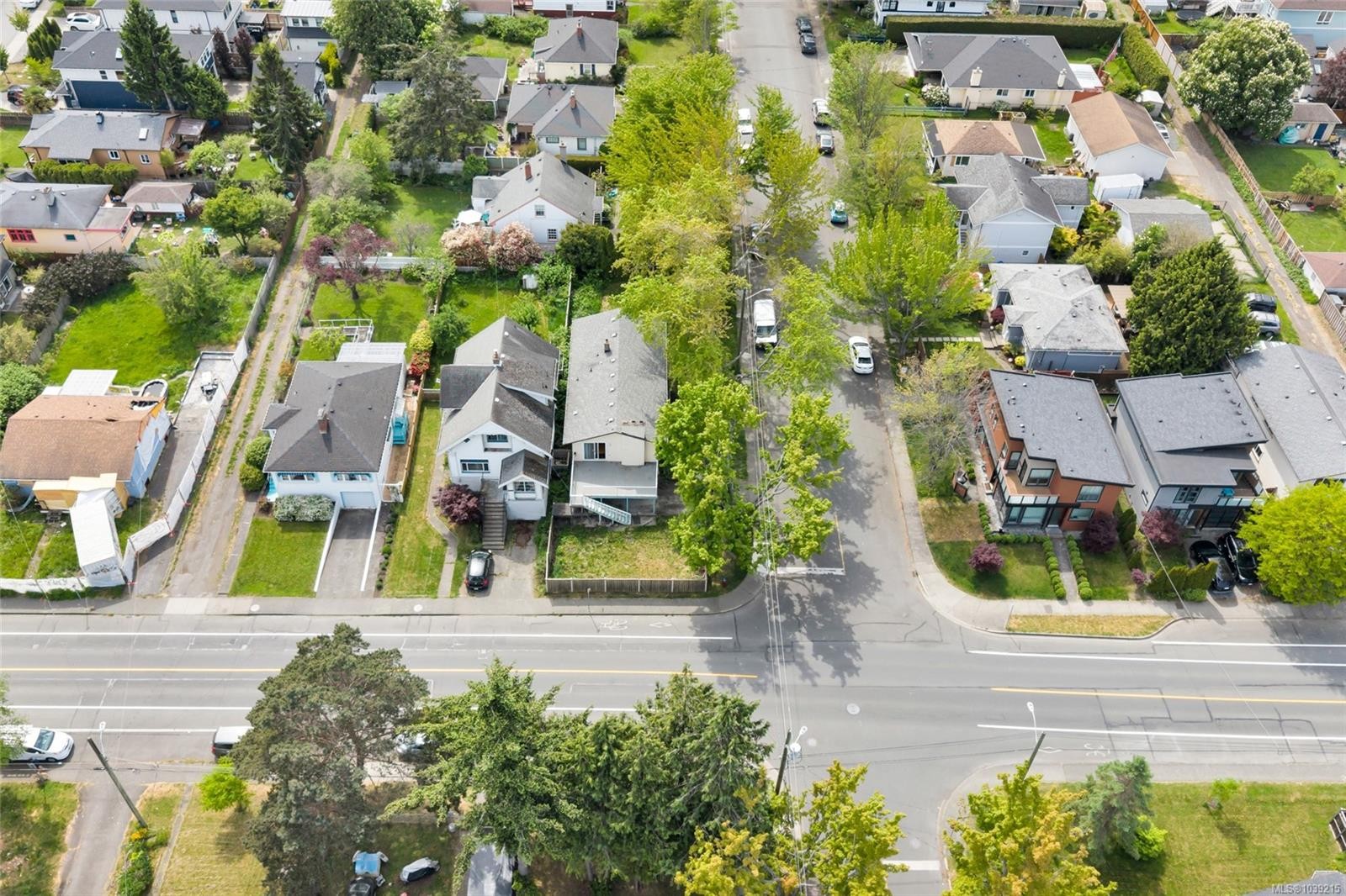 1575 Burton Ave, Victoria, BC