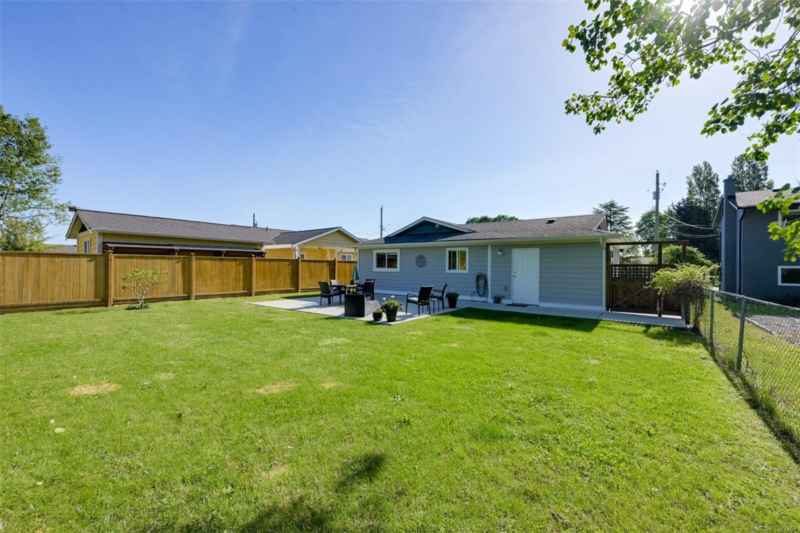 9598 Epco Dr, Sidney, BC