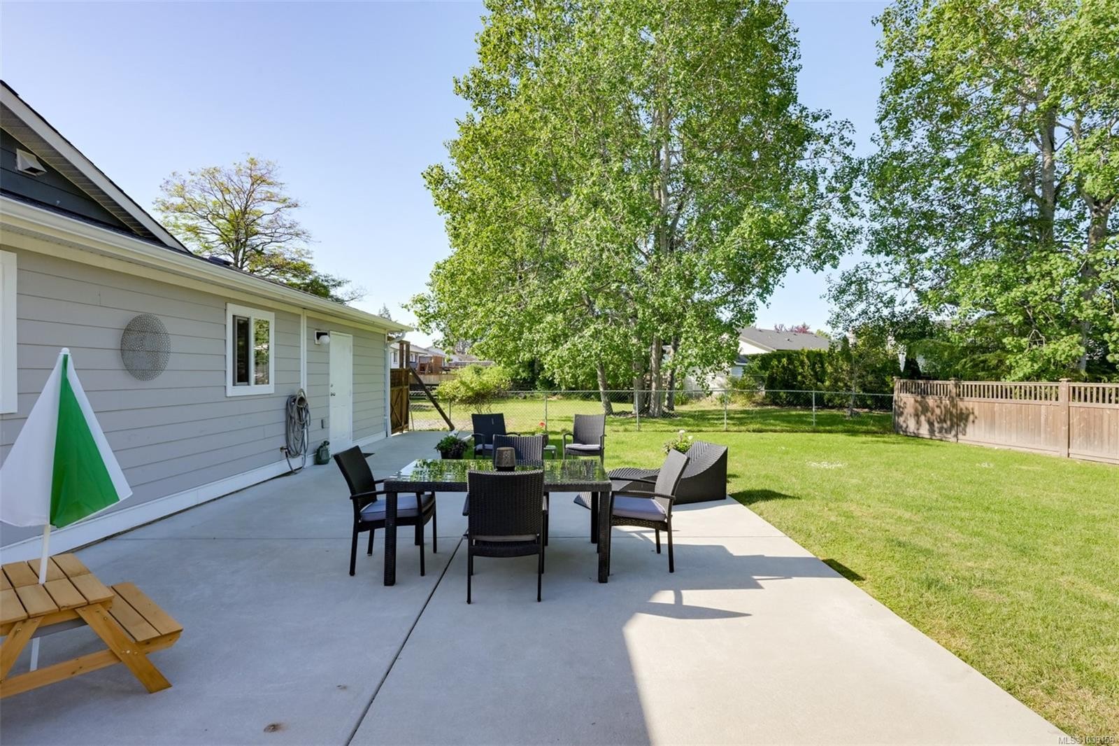 9598 Epco Dr, Sidney, BC