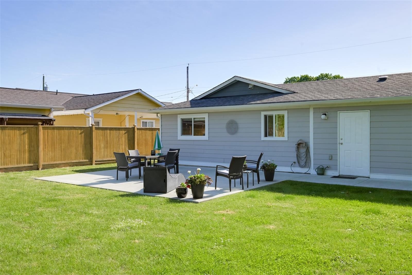 9598 Epco Dr, Sidney, BC