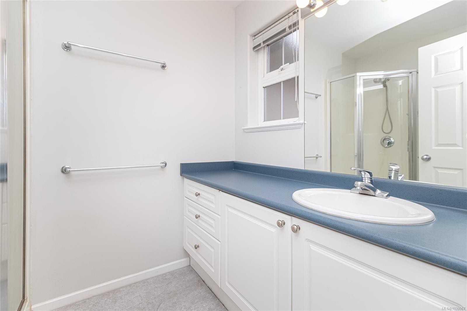 #13-1043 Caledonia Ave, Victoria, BC