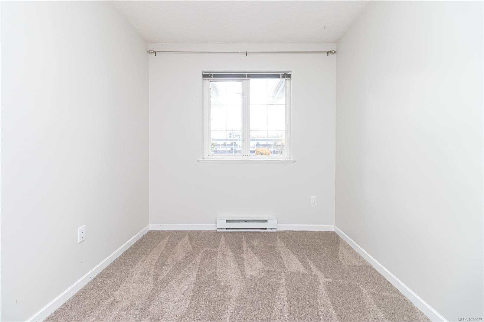 #13-1043 Caledonia Ave, Victoria, BC