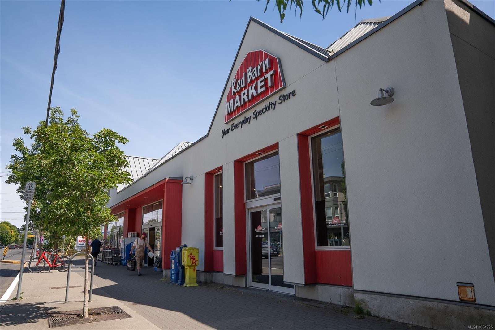 #303-1515 Redfern St, Victoria, BC - Outdoor