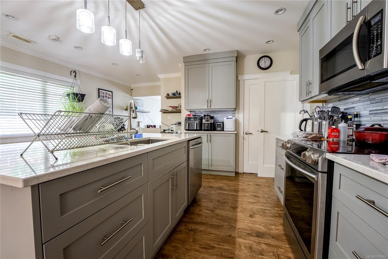 1661 Freeman Ave, Saanich, BC