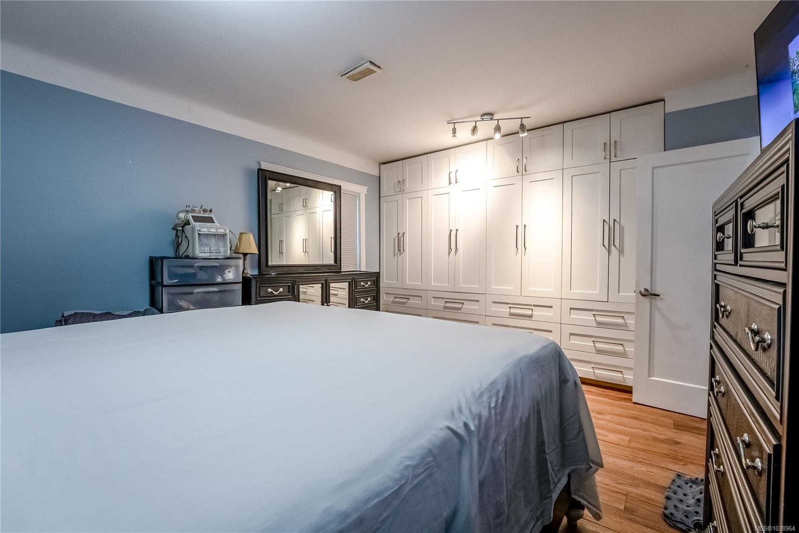 1661 Freeman Ave, Saanich, BC