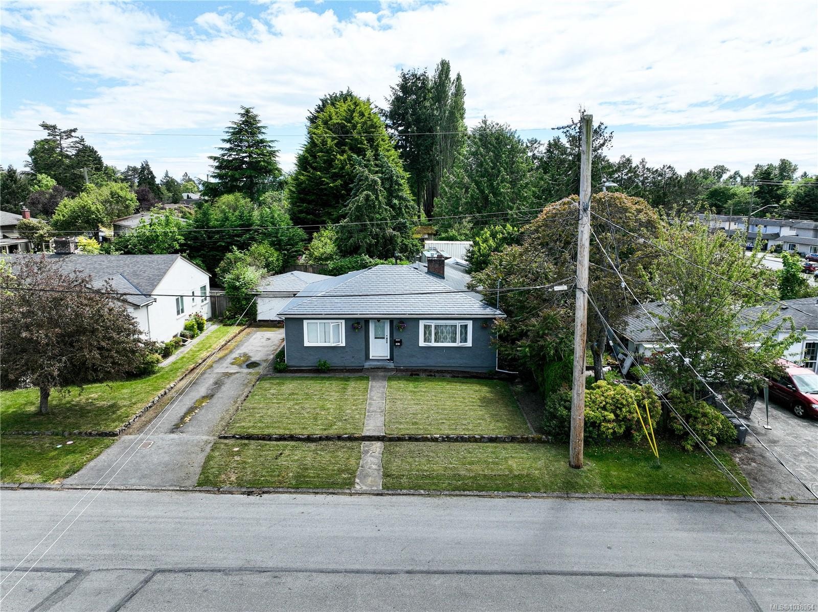 1661 Freeman Ave, Saanich, BC