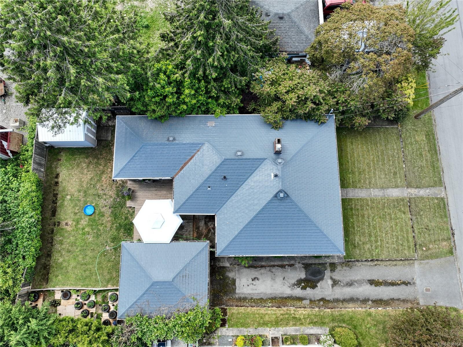 1661 Freeman Ave, Saanich, BC