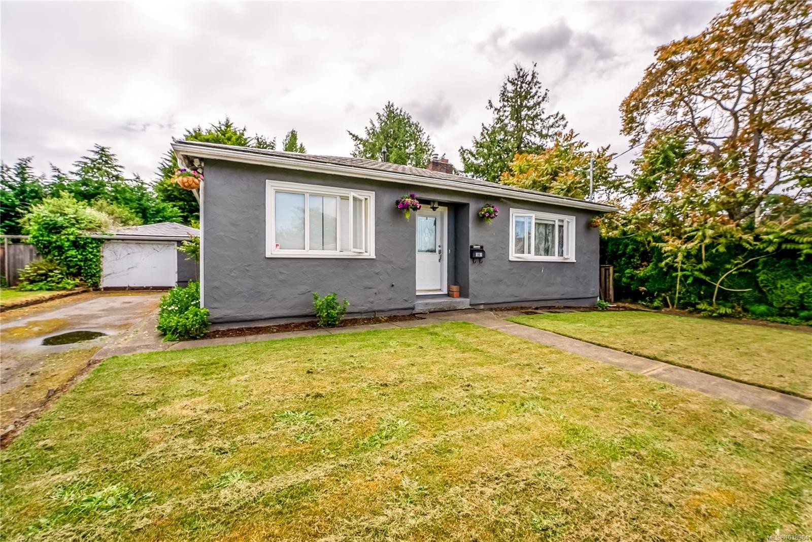 1661 Freeman Ave, Saanich, BC