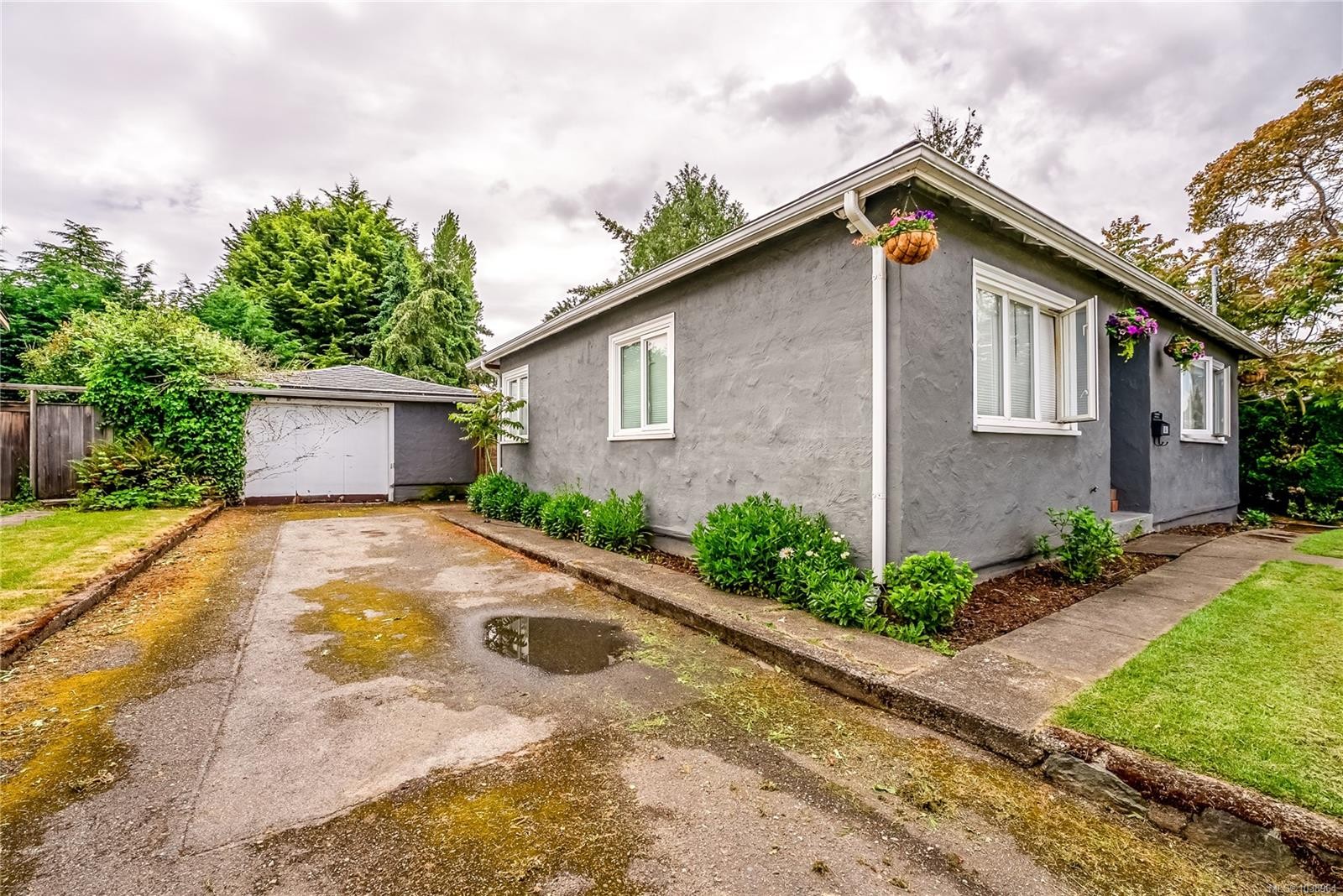 1661 Freeman Ave, Saanich, BC