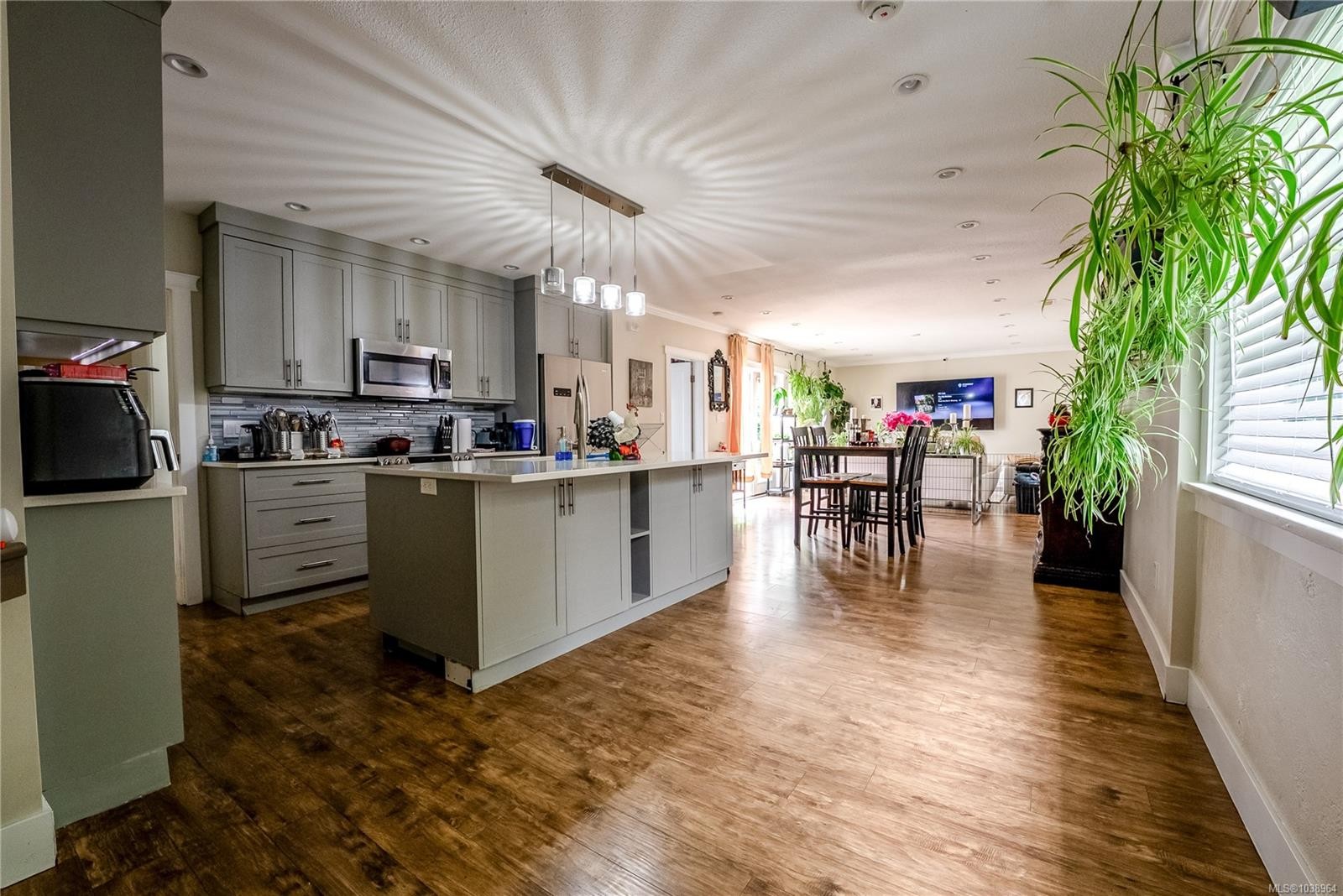 1661 Freeman Ave, Saanich, BC