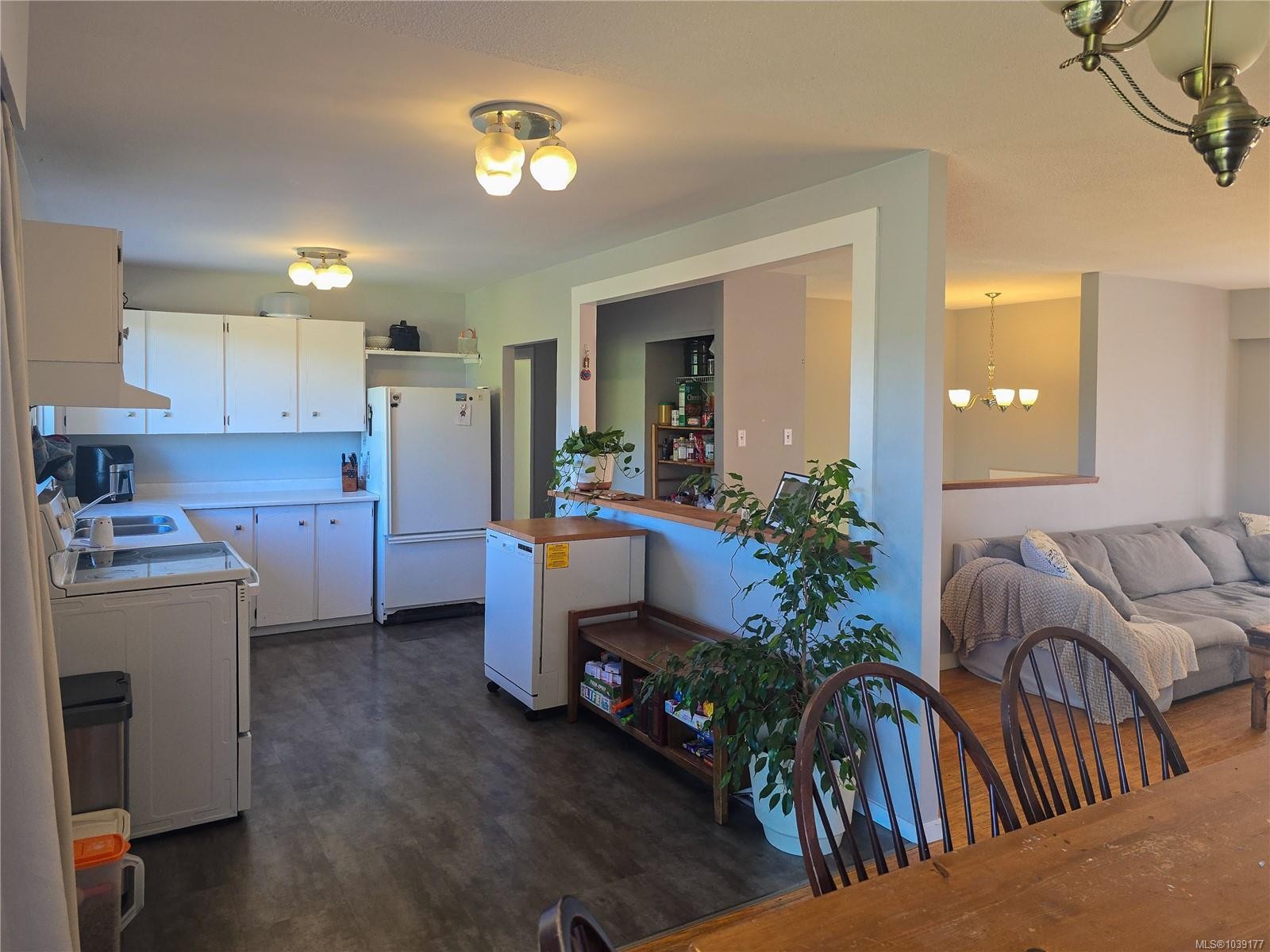 221 Spar St, Sayward, BC