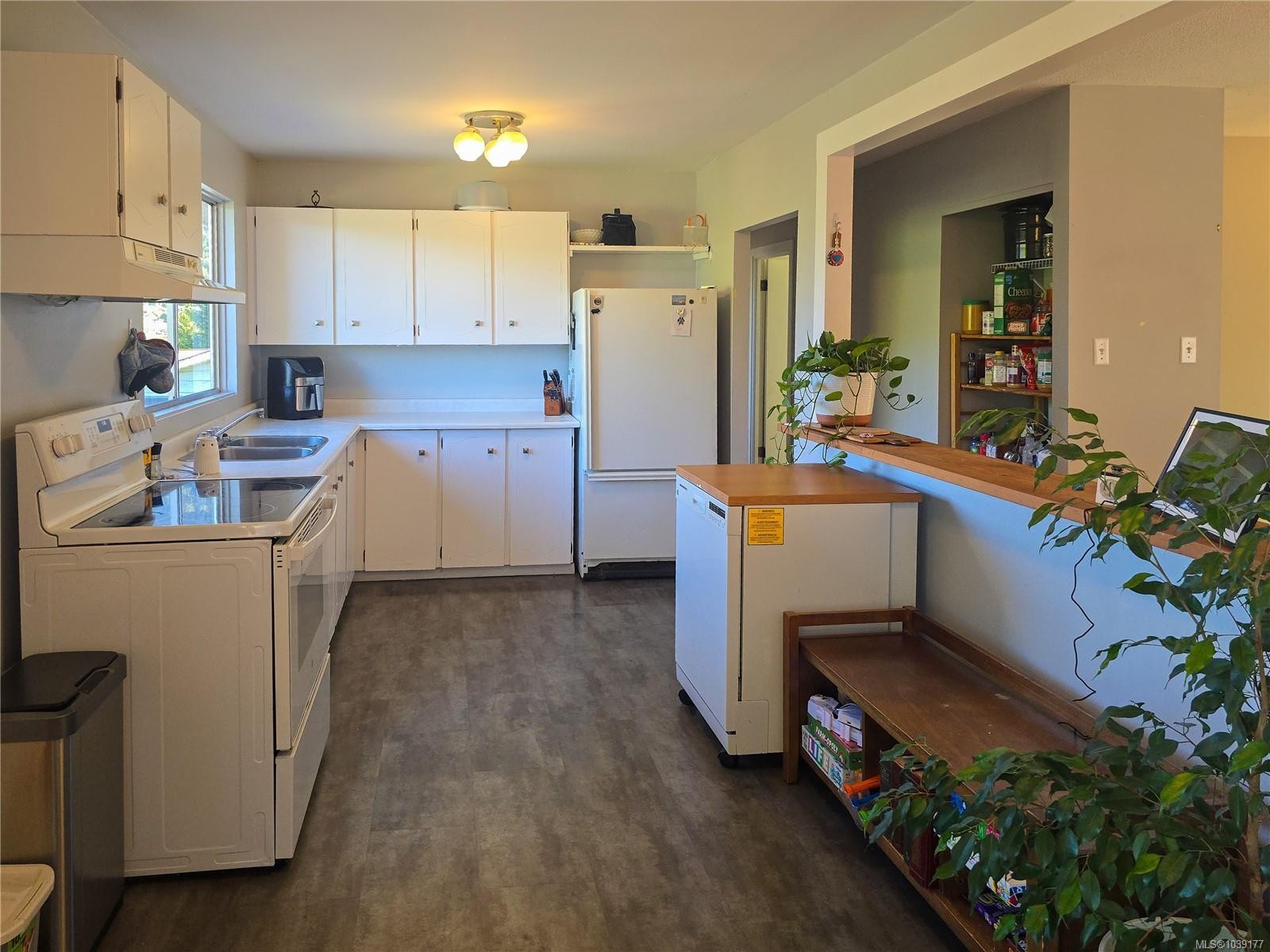 221 Spar St, Sayward, BC