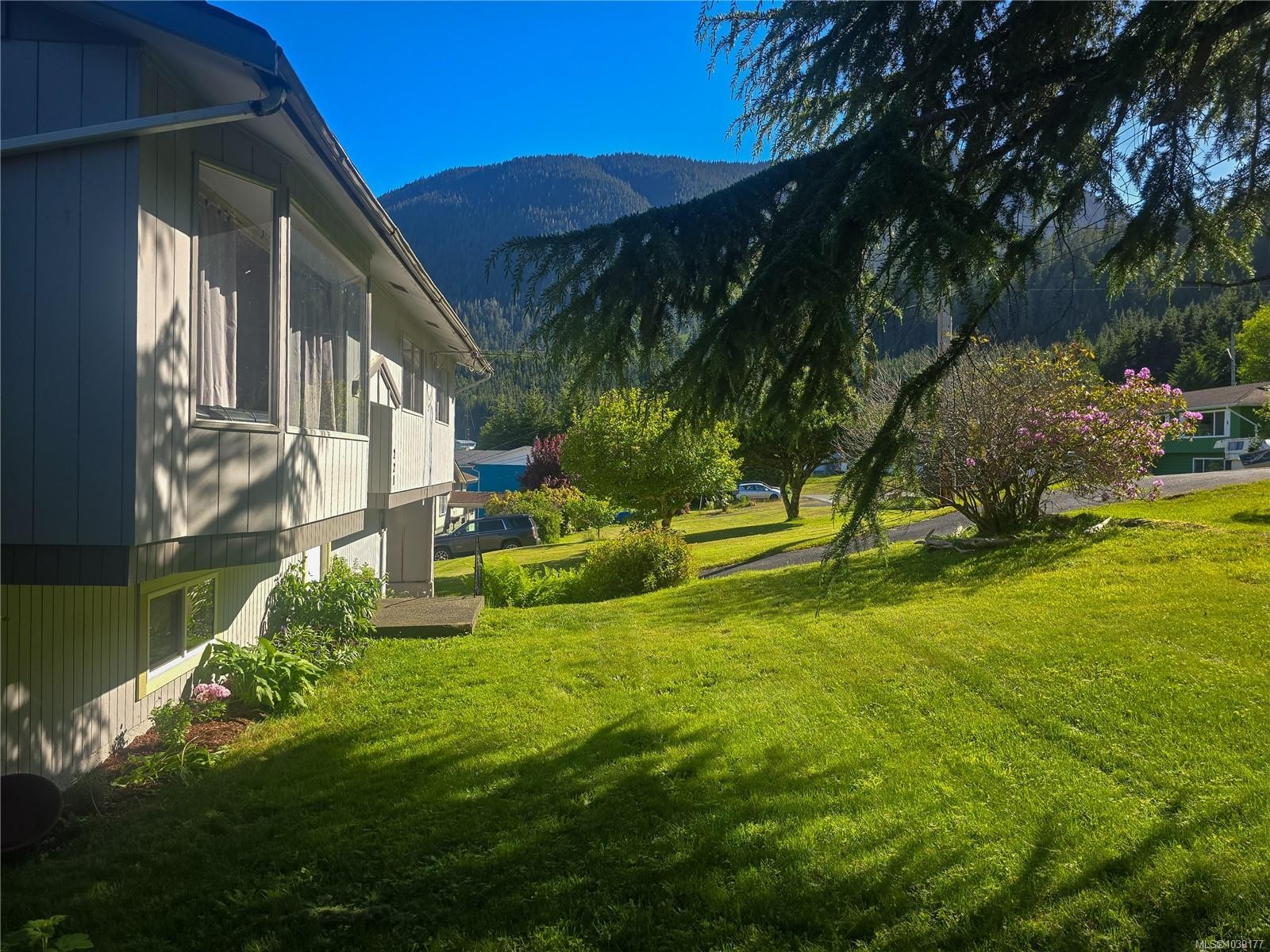 221 Spar St, Sayward, BC