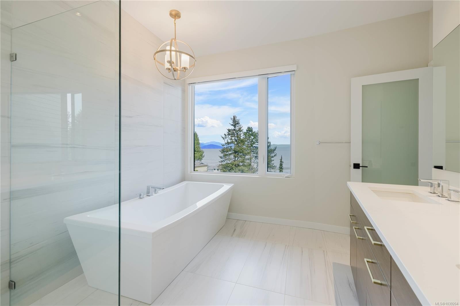 #402-100 Lombardy St, Parksville, BC