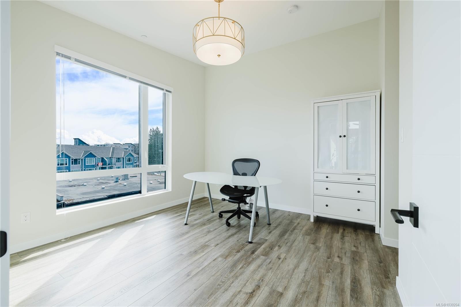 #402-100 Lombardy St, Parksville, BC