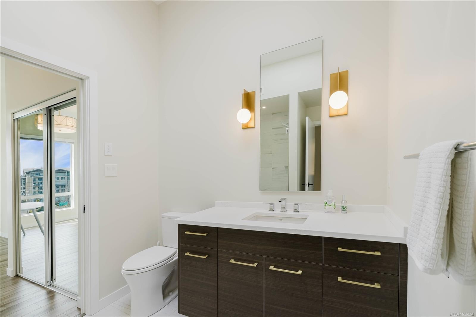 #402-100 Lombardy St, Parksville, BC