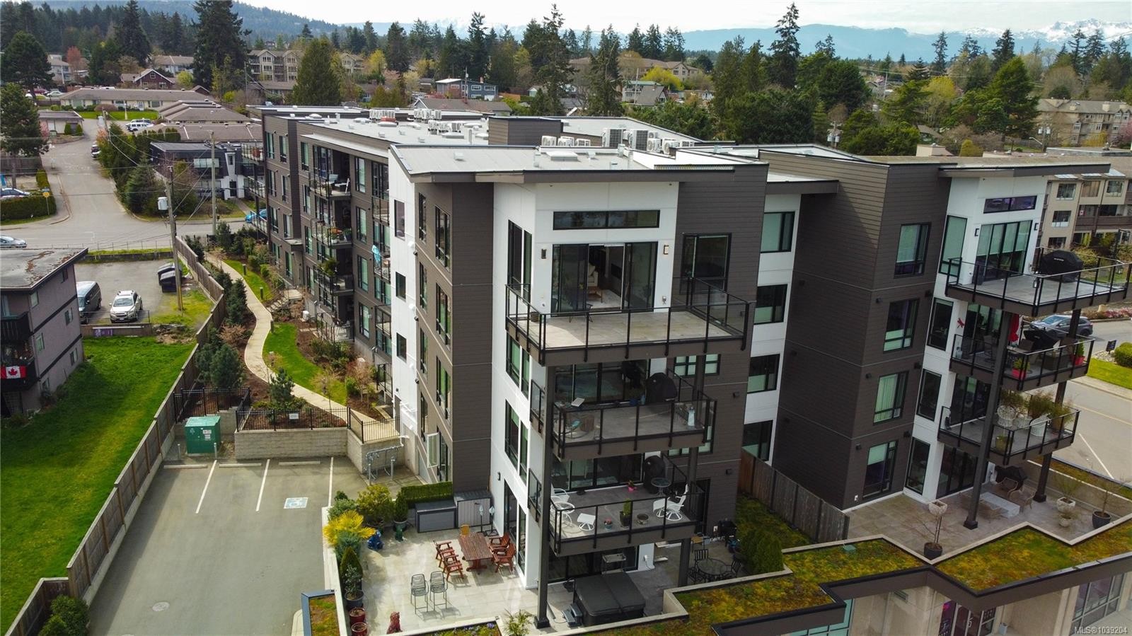 #402-100 Lombardy St, Parksville, BC