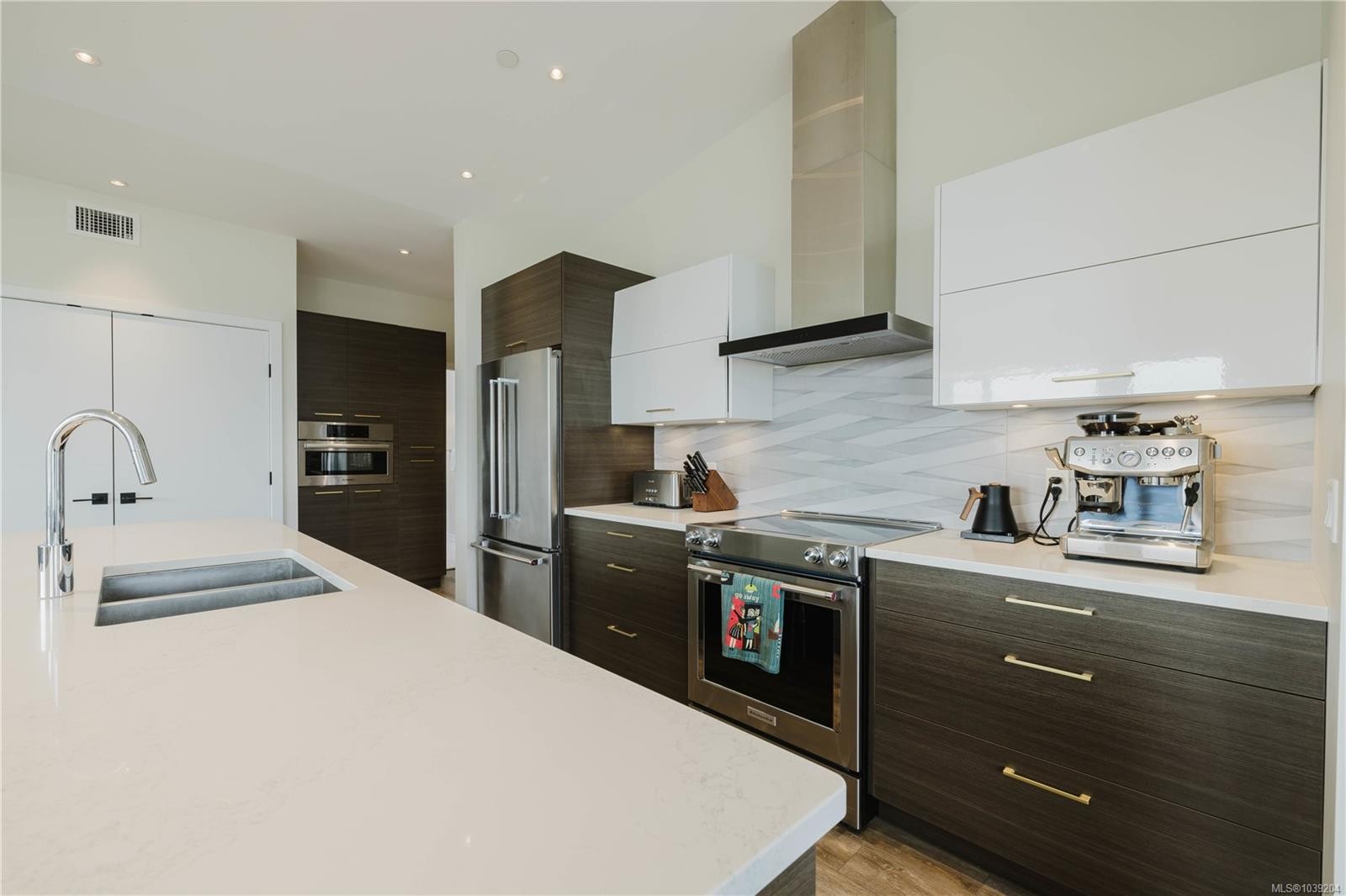 #402-100 Lombardy St, Parksville, BC