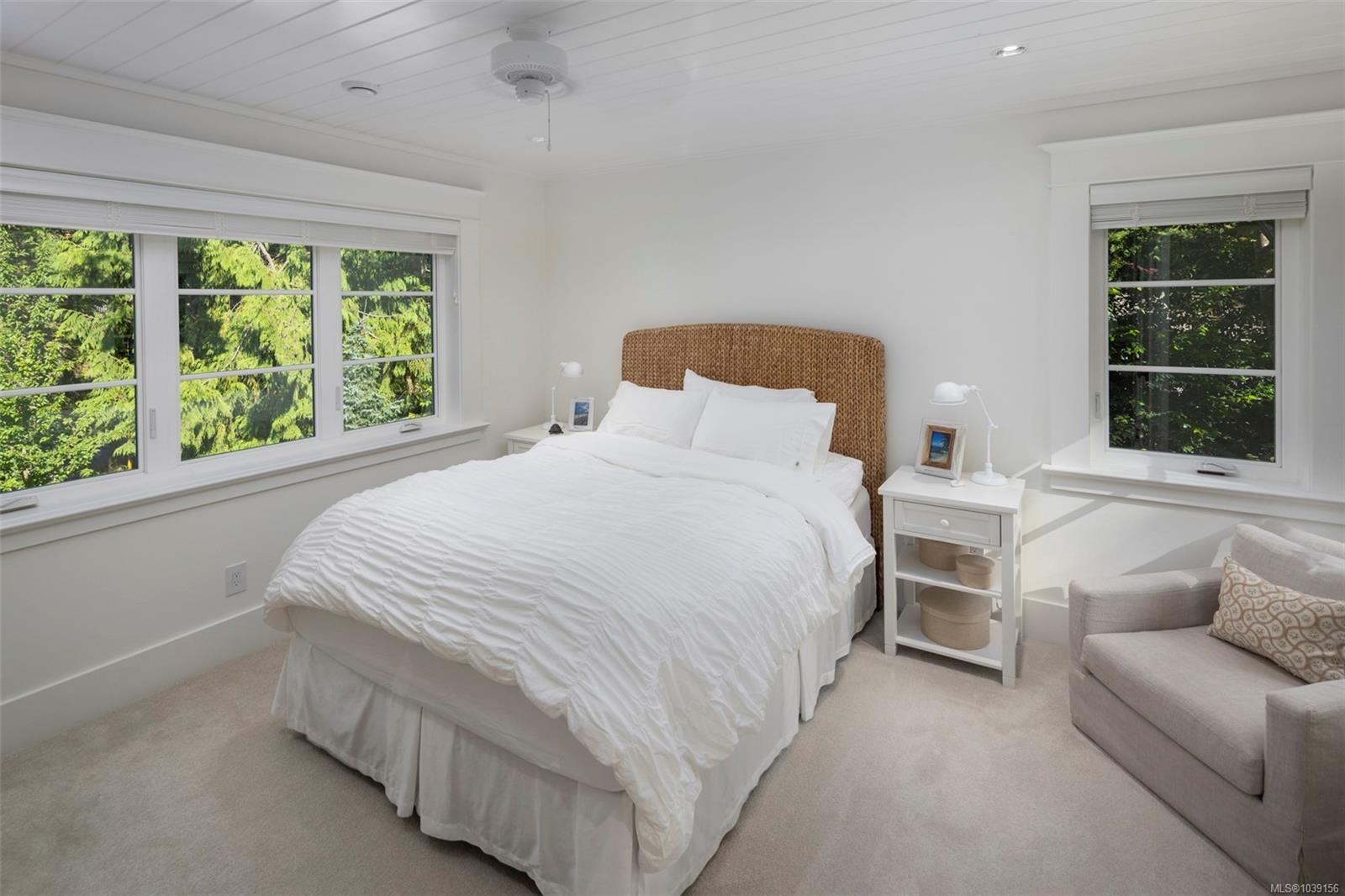 2571 Macdonald Dr West, Saanich, BC