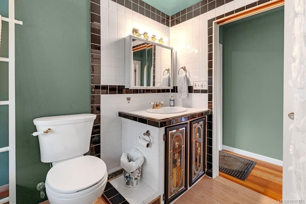 435 Davis Rd, Ladysmith, BC