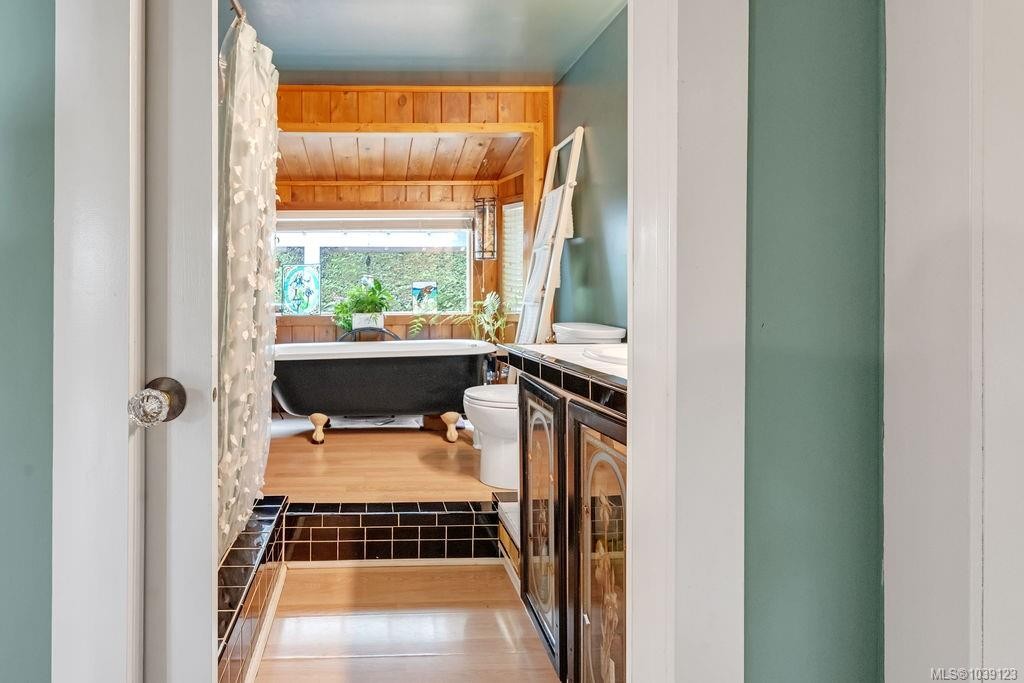 435 Davis Rd, Ladysmith, BC