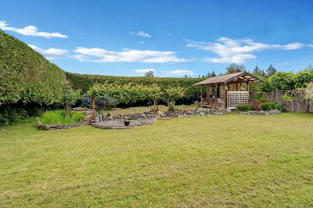435 Davis Rd, Ladysmith, BC