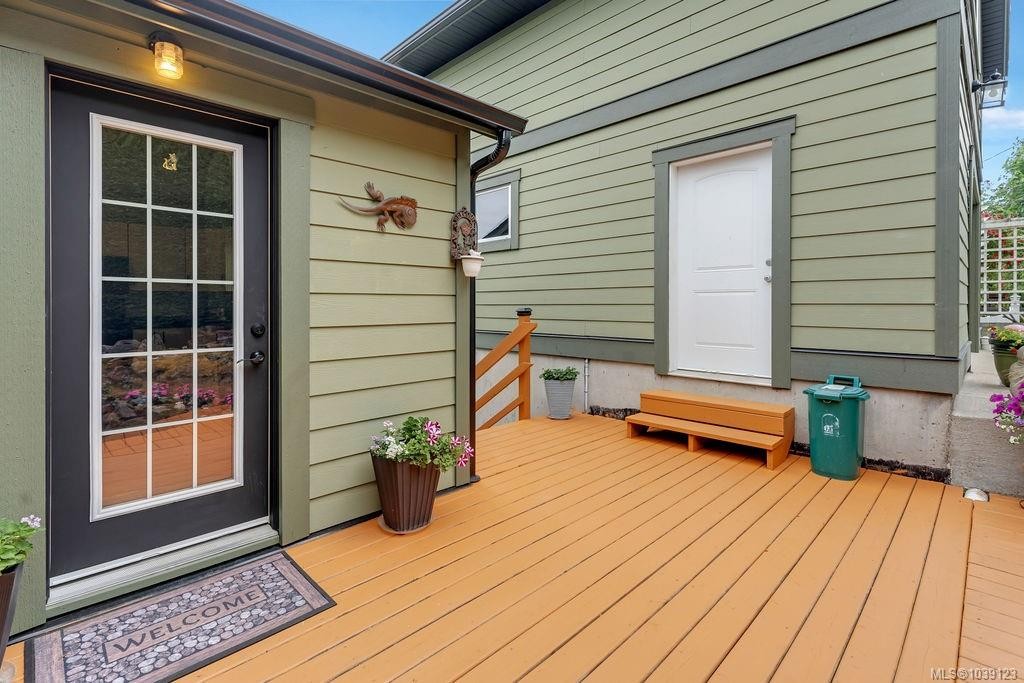 435 Davis Rd, Ladysmith, BC
