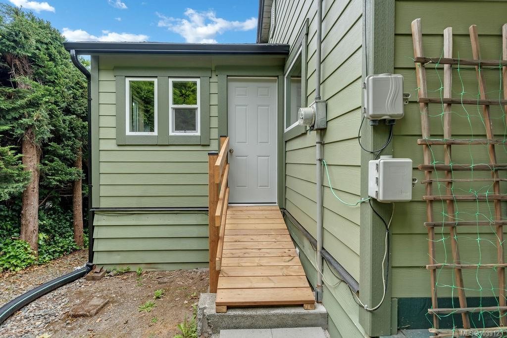 435 Davis Rd, Ladysmith, BC