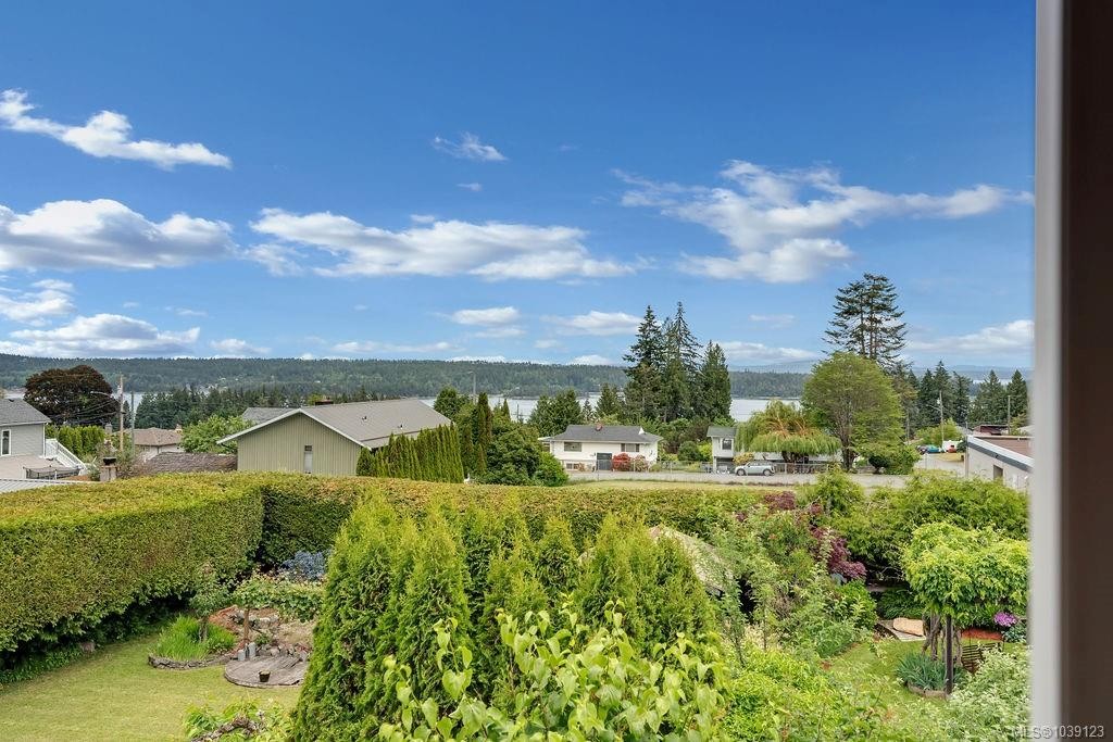 435 Davis Rd, Ladysmith, BC