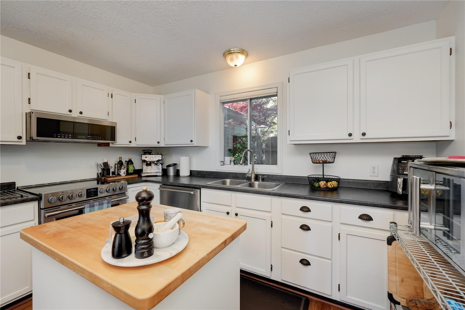 2056 Gladys Pl, Sooke, BC