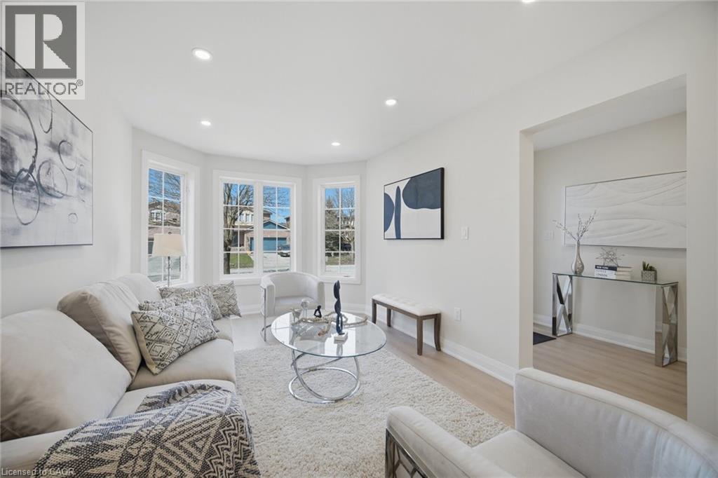11 Wessenger Drive, Barrie, ON - Indoor Photo Showing Living Room