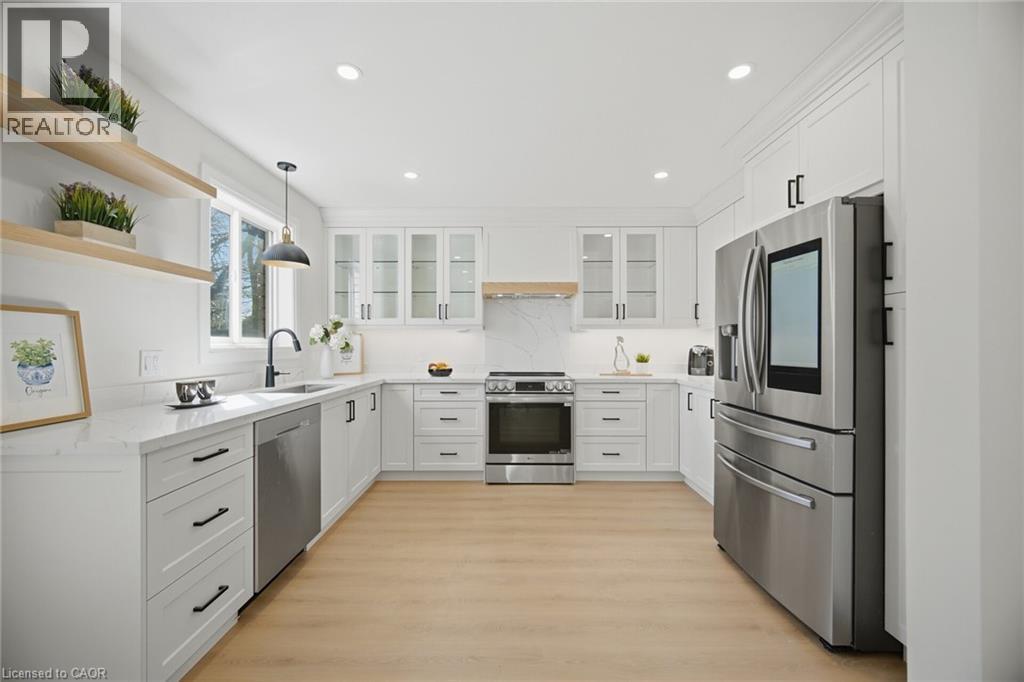 11 Wessenger Drive, Barrie, ON - Indoor Photo Showing Kitchen With Stainless Steel Kitchen With Upgraded Kitchen
